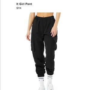 Alo Yoga It Girl Cargo Pants